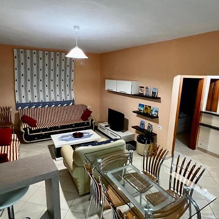 סרנדה Bellas Apartment מראה חיצוני תמונה
